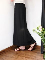 Black split daily skirt