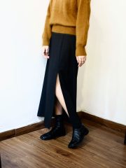 Noir split skirt