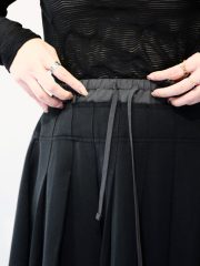 Noir layered pleated skirt