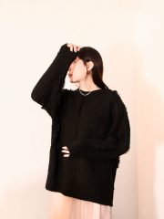 Black raw pattern knitwear