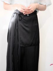 Noir silky layer skirt set