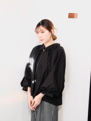 Rosa noir puff shirt