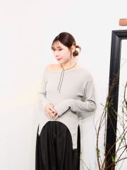 Irregular light buckle blouse